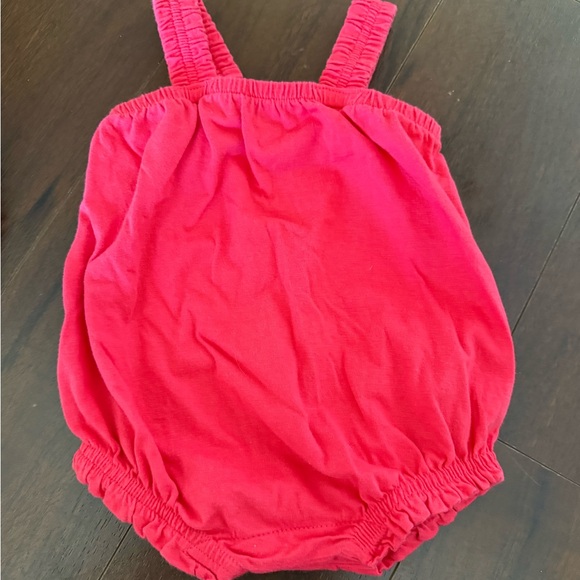 Old Navy Baby Rompers 0-3 Months Like New - Picture 6 of 7